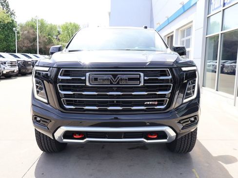 New 2026 GMC Yukon AT4 AWD/4WD image 5