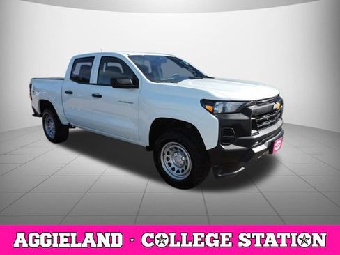 Used 2024 Chevrolet Colorado W/T w/ WT Convenience Package II AWD/4WD image 3