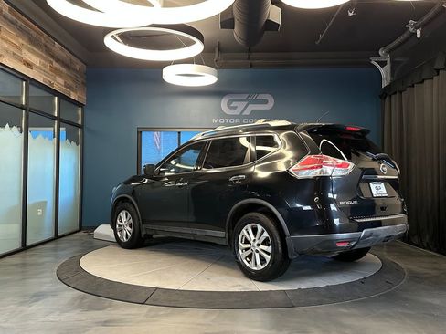 Used 2016 Nissan Rogue SV w/ SV Premium Package image 5