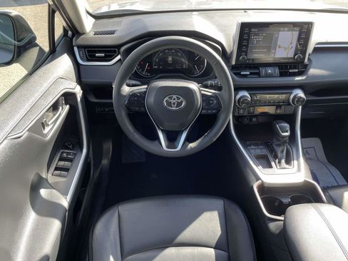 Used 2019 Toyota RAV4 Limited image 10