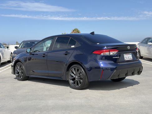Certified 2024 Toyota Corolla SE w/ SE Premium Package FWD image 5