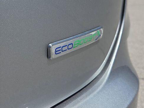 Used 2020 Ford Edge SE FWD image 8