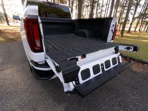 Used 2023 GMC Sierra 1500 AT4 image 13