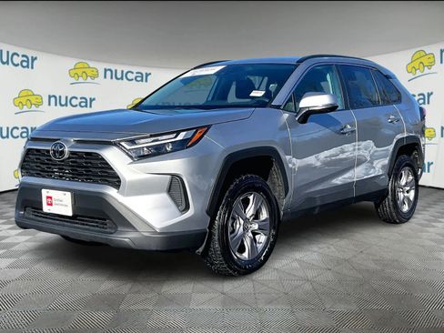 Used 2025 Toyota RAV4 XLE image 3