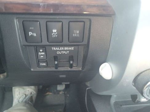 Used 2016 Toyota Tundra Limited w/ Limited Premium Package AWD/4WD image 21