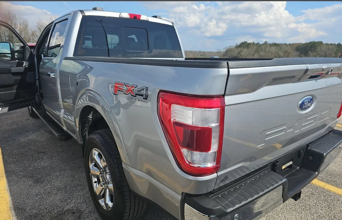 Used 2022 Ford F150 Lariat AWD/4WD image 33