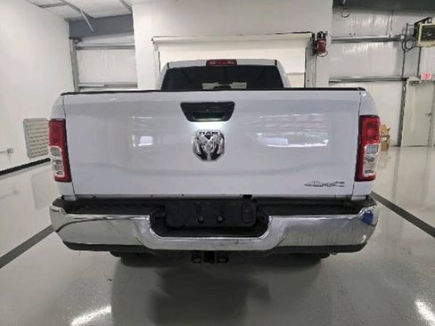Used 2024 RAM 2500 Tradesman w/ Chrome Appearance Group AWD/4WD image 6