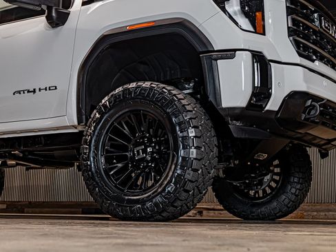 Used 2025 GMC Sierra 2500 AT4 AWD/4WD image 15