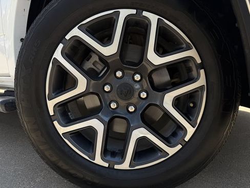 Used 2025 RAM 1500 Laramie AWD/4WD image 9