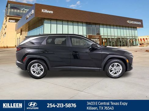 Used 2025 Hyundai Tucson SE FWD image 10