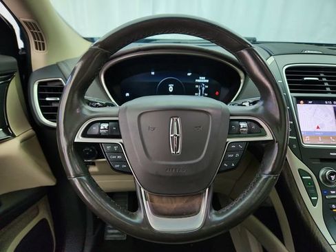 Used 2019 Lincoln Nautilus Reserve FWD image 14