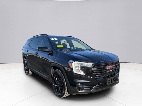 Used 2023 GMC Terrain SLT w/ Infotainment Package II image 15