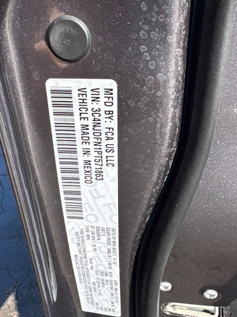 Used 2023 Jeep Compass Latitude AWD/4WD image 30