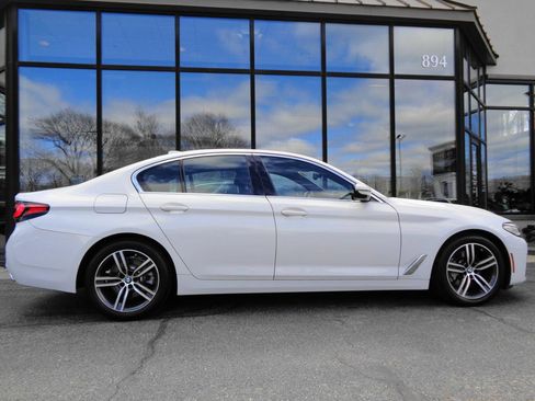 Used 2021 BMW 530i xDrive w/ Convenience Package image 4