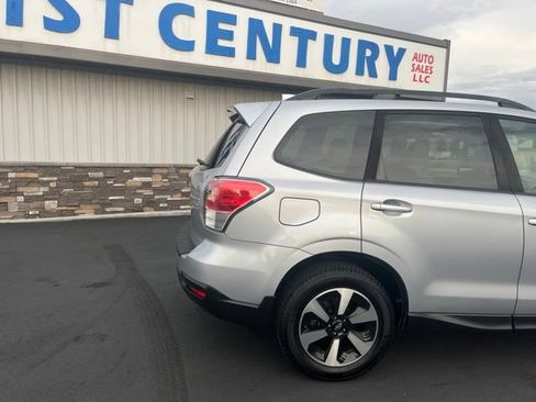 Used 2017 Subaru Forester 2.5i Premium w/ All-Weather Package AWD/4WD image 12
