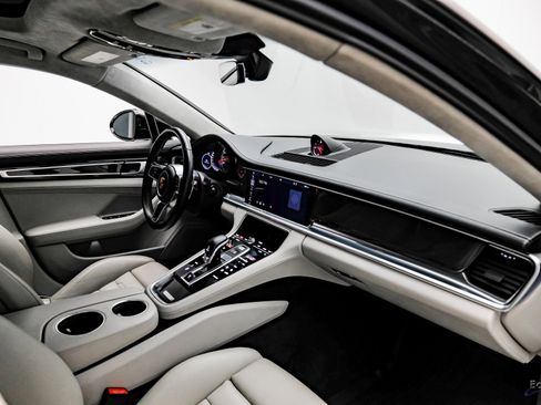 Used 2018 Porsche Panamera Turbo Sport Turismo image 41