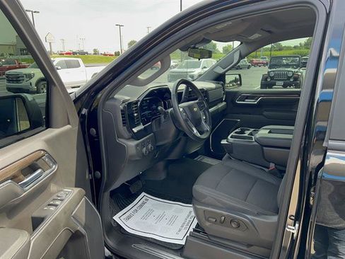 Used 2023 Chevrolet Silverado 1500 LT image 16
