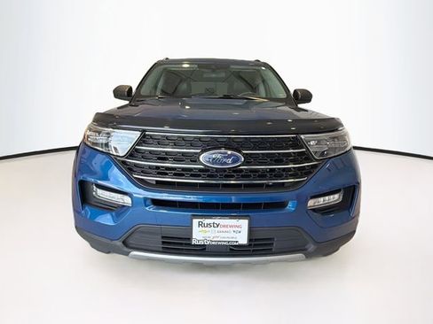 Used 2020 Ford Explorer XLT w/ Equipment Group 202A RWD image 2