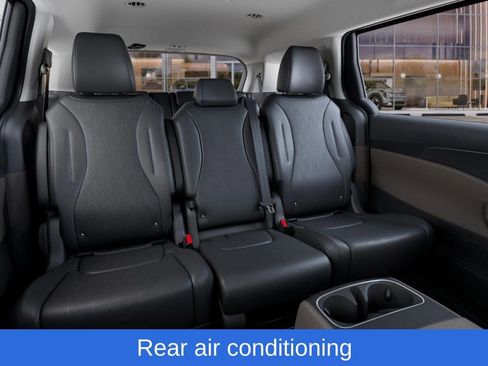 New 2026 Kia Carnival LXS image 17