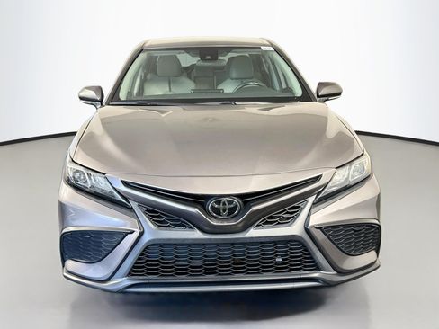 Used 2023 Toyota Camry SE FWD image 2
