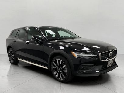 Used 2023 Volvo V60 B5 Cross Country Ultimate w/ Climate Package