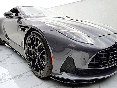 Used 2024 Aston Martin DB12 Coupe image 8