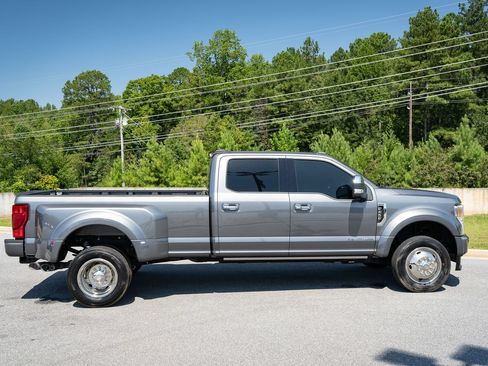 Used 2022 Ford F450 Platinum w/ FX4 Off-Road Package AWD/4WD image 24