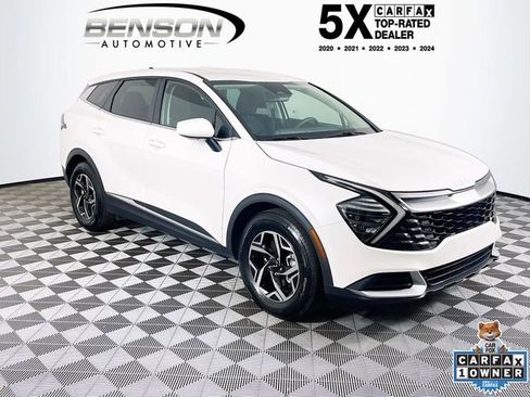 Used 2024 Kia Sportage LX image 1