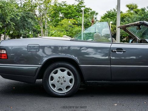 Used 1995 Mercedes-Benz E 320 Convertible image 10