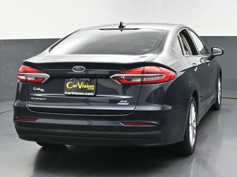 Used 2020 Ford Fusion SE image 4