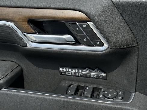 New 2026 Chevrolet Silverado 1500 High Country w/ Technology Package AWD/4WD image 17
