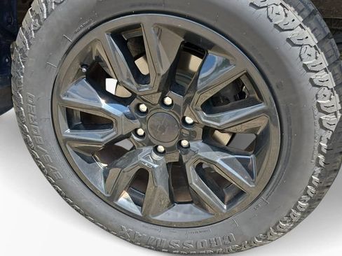 Used 2021 Chevrolet Silverado 1500 Custom w/ Safety Confidence Package AWD/4WD image 9