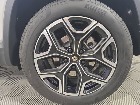 Used 2025 Rivian R1S Adventure image 10