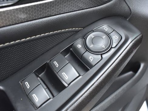 Used 2023 Chevrolet Traverse Premier image 14