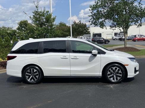 Certified 2025 Honda Odyssey EX-L image 11