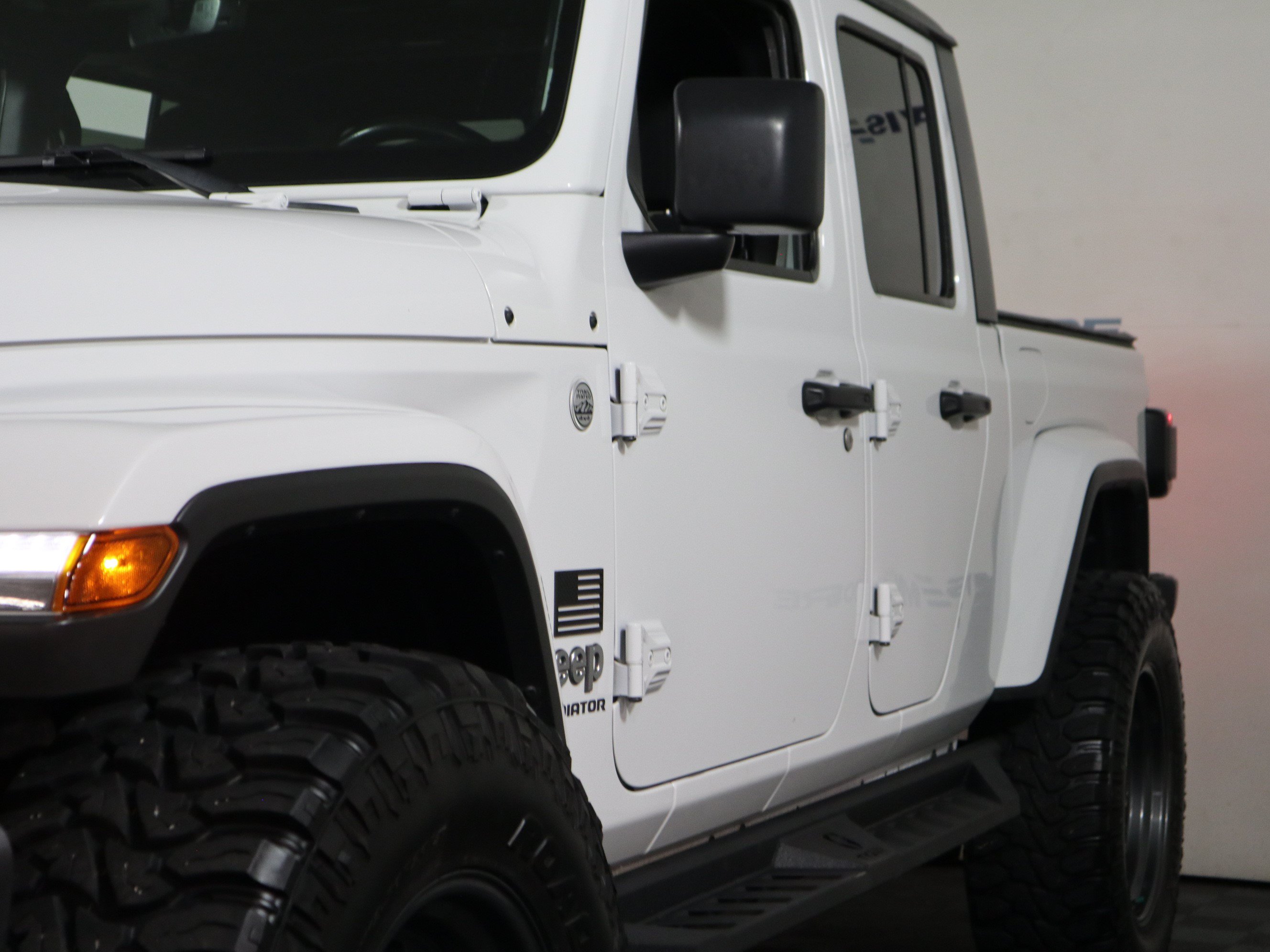 Used 2021 Jeep Gladiator Overland AWD/4WD image 11