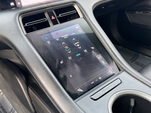 Used 2024 Porsche Taycan image 28