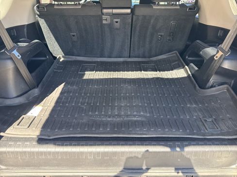 Used 2018 Toyota 4Runner SR5 AWD/4WD image 40