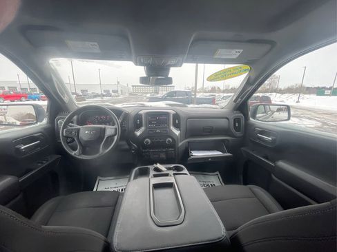 Used 2024 Chevrolet Silverado 1500 Custom Trail Boss w/ Dark Appearance Package image 37