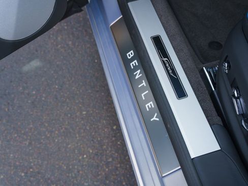 Used 2025 Bentley Flying Spur Plug-In Hybrid AWD/4WD image 10