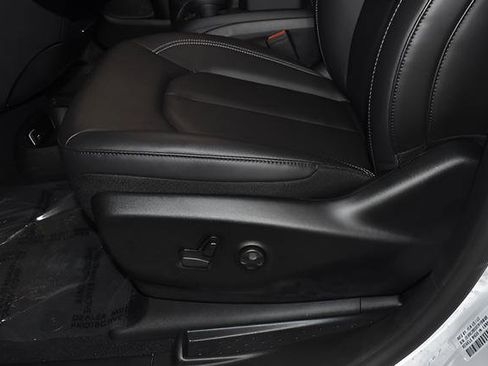 New 2026 Chrysler Pacifica Select w/ S Appearance Package AWD/4WD image 10
