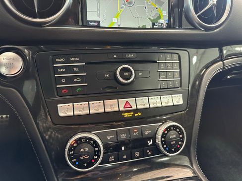 Used 2019 Mercedes-Benz SL 550 image 36