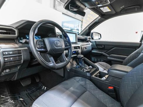 Certified 2024 Toyota Tacoma SR5 AWD/4WD image 4