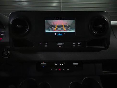 Used 2023 Mercedes-Benz Sprinter 2500 image 26