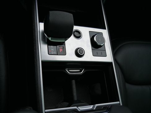 Used 2023 Land Rover Range Rover Autobiography image 28