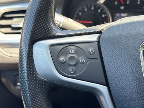 Used 2023 GMC Acadia SLE FWD image 28