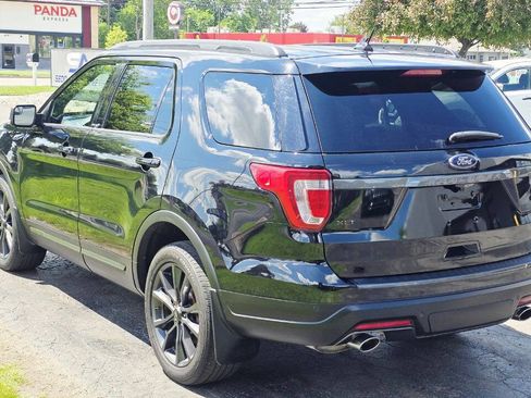 Used 2018 Ford Explorer XLT w/ XLT Appearance Package AWD/4WD image 4