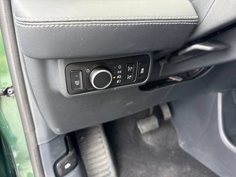 Used 2025 Ford Mustang Mach-E Premium AWD/4WD image 28