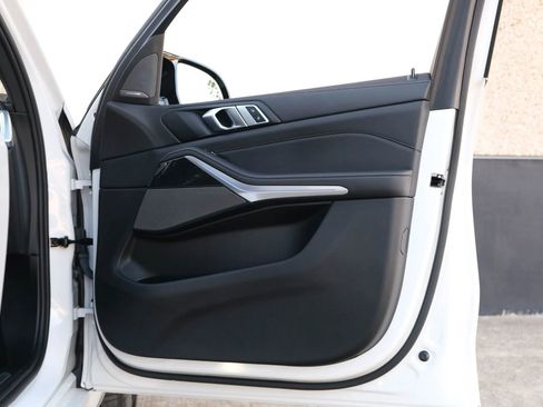 Used 2024 BMW X5 M60i w/ Executive Package image 31