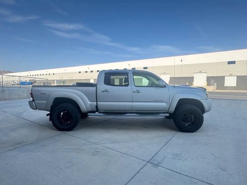 Used 2010 Toyota Tacoma 4x4 Double Cab V6 image 6